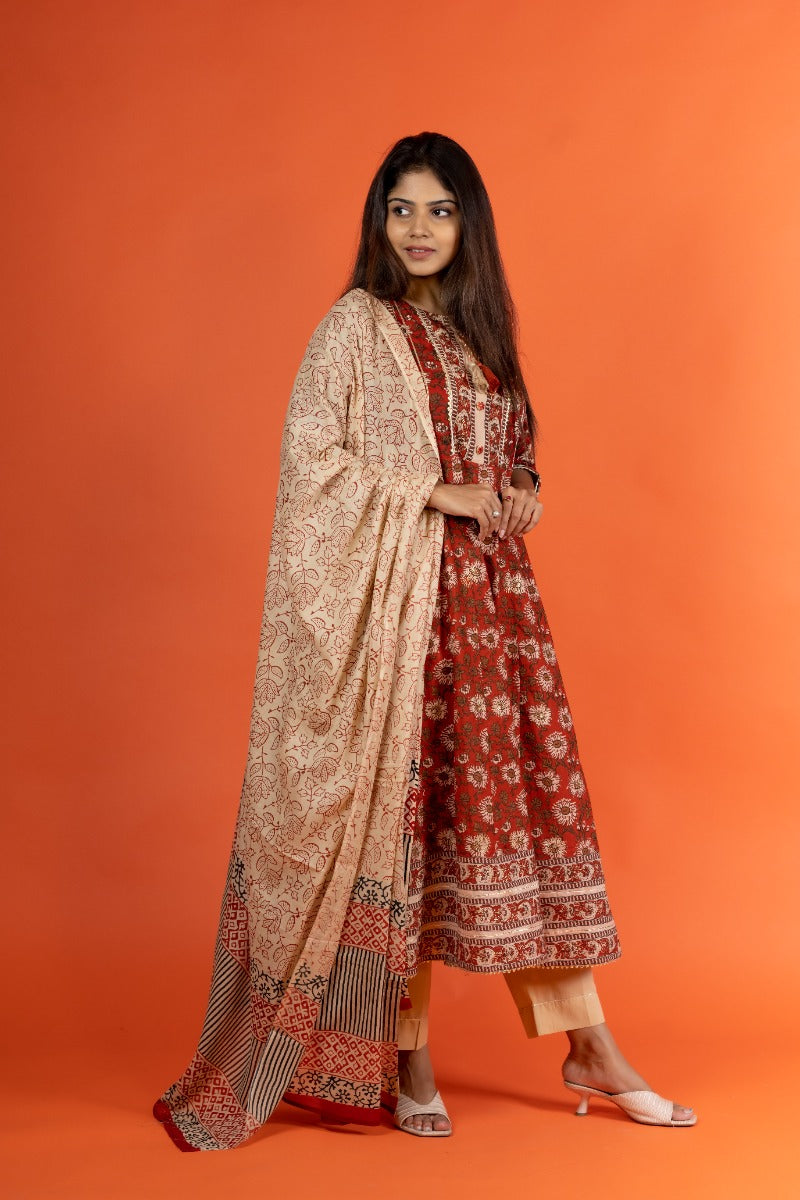 Kasak Women Red and Peach Floral Printed Cotton A-line Kurta Set with Dupatta and Palazzo